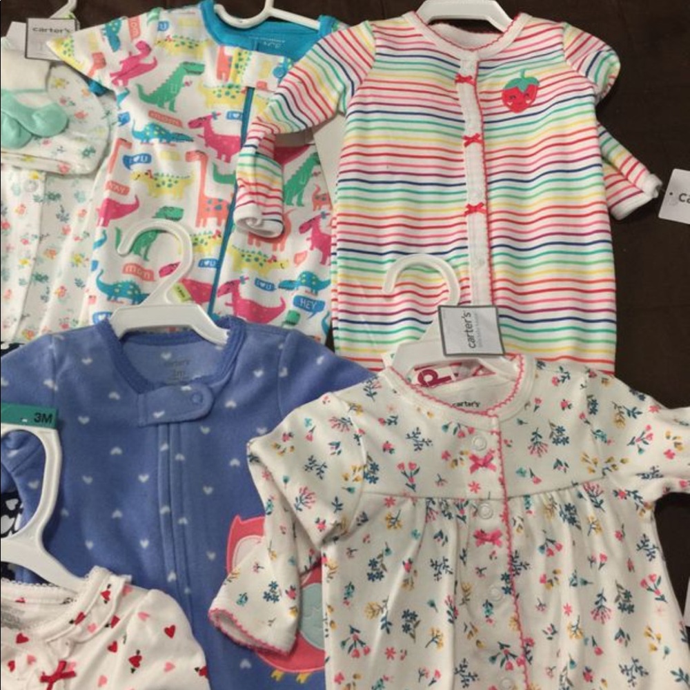10 Baby onesies - Picture 3 of 4